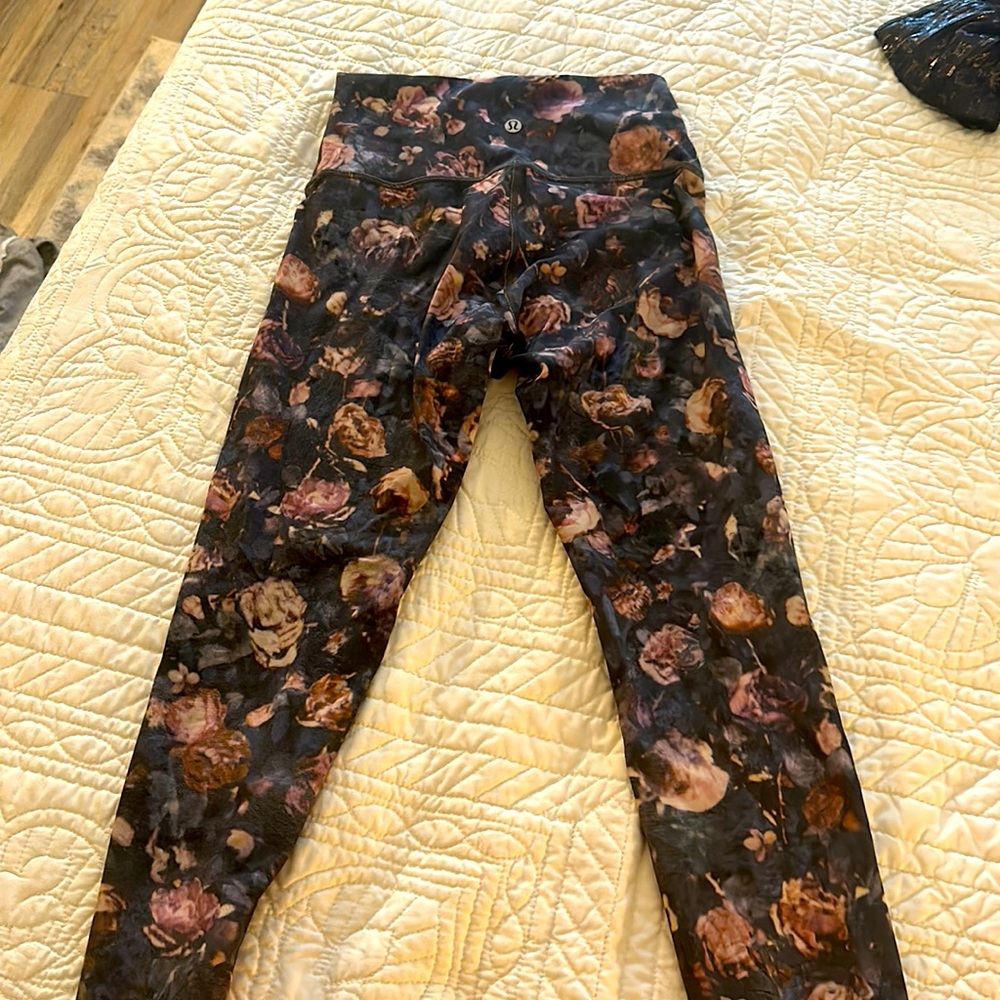 Floral Lulu Lemon leggings - size 4